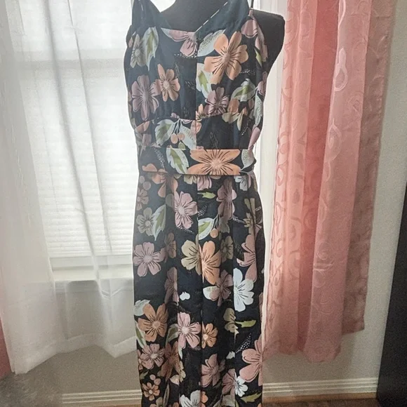 Chelsea 28- Floral Jumpsuit - Picture 7 of 10